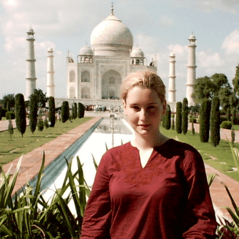 Anca at Taj Mahal